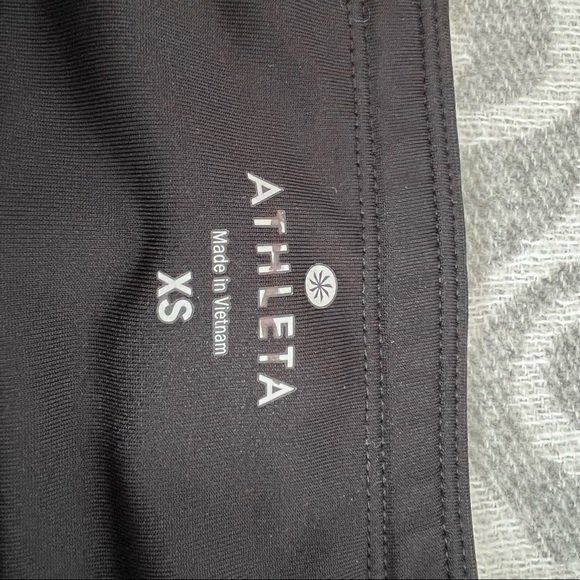 Athleta cropped workout leggings size XS - Picture 8 of 10